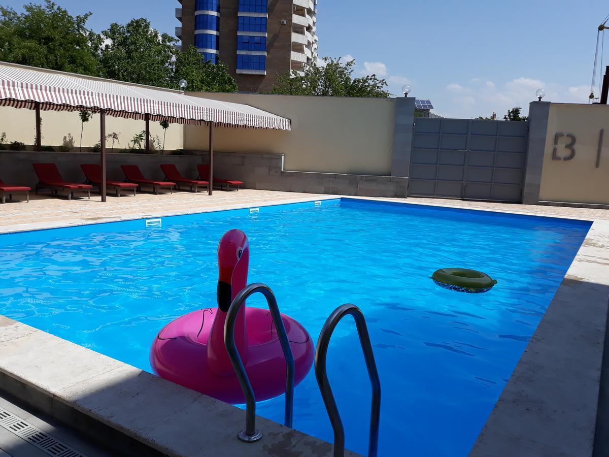 Bien hotel Ereván Exterior foto